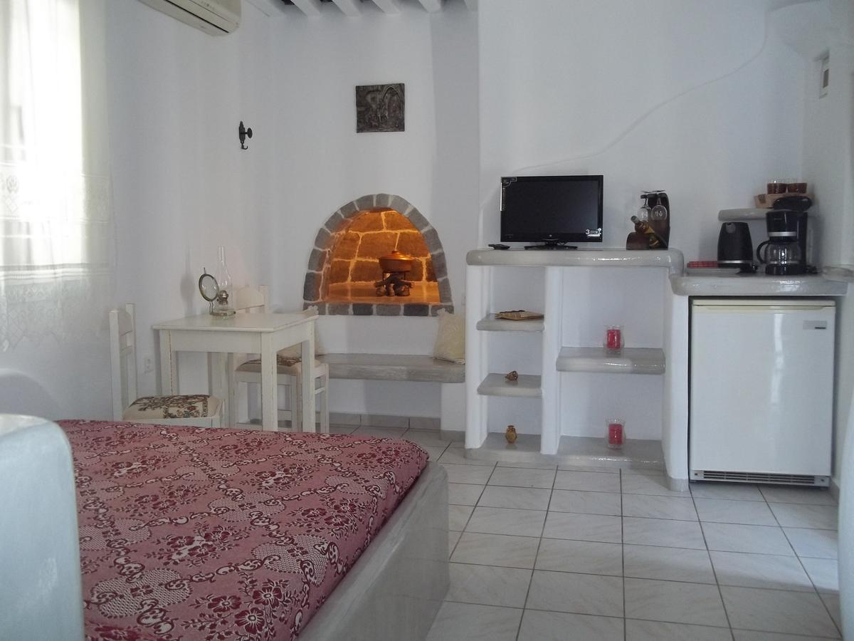 Floras Rooms Поллонія Екстер'єр фото